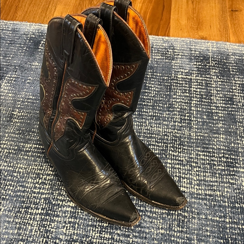 Vintage Frye Daisy Duke Black and Brown Leather Heeled Boots